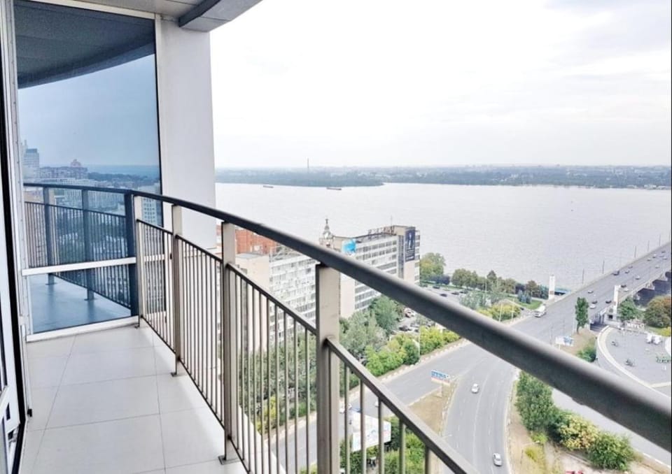 Мост сити кв 52 джакузи Apartment in Dnipro