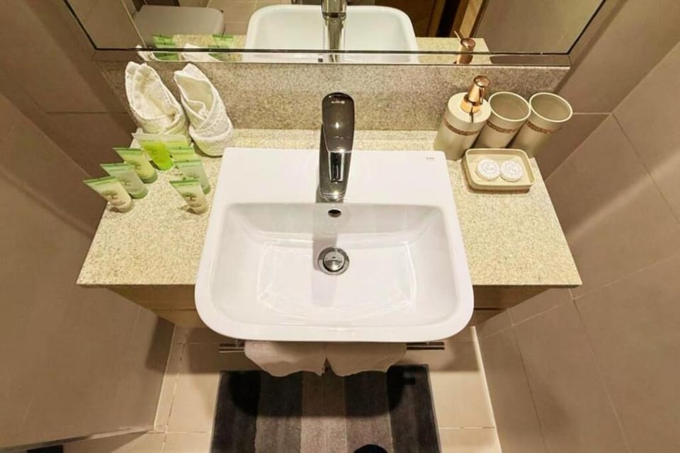 Central Studio Next to Metro Apartment in Dubai