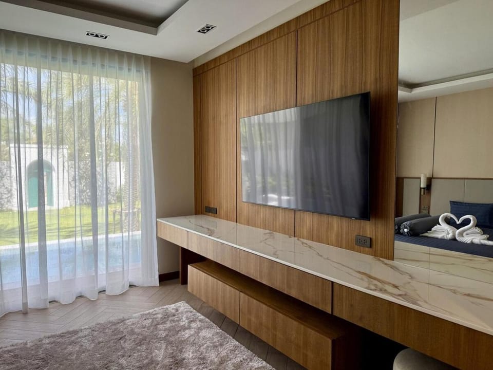 Gold Chariot, Private Luxury Villa Bangtao Villa in Choeng Thale