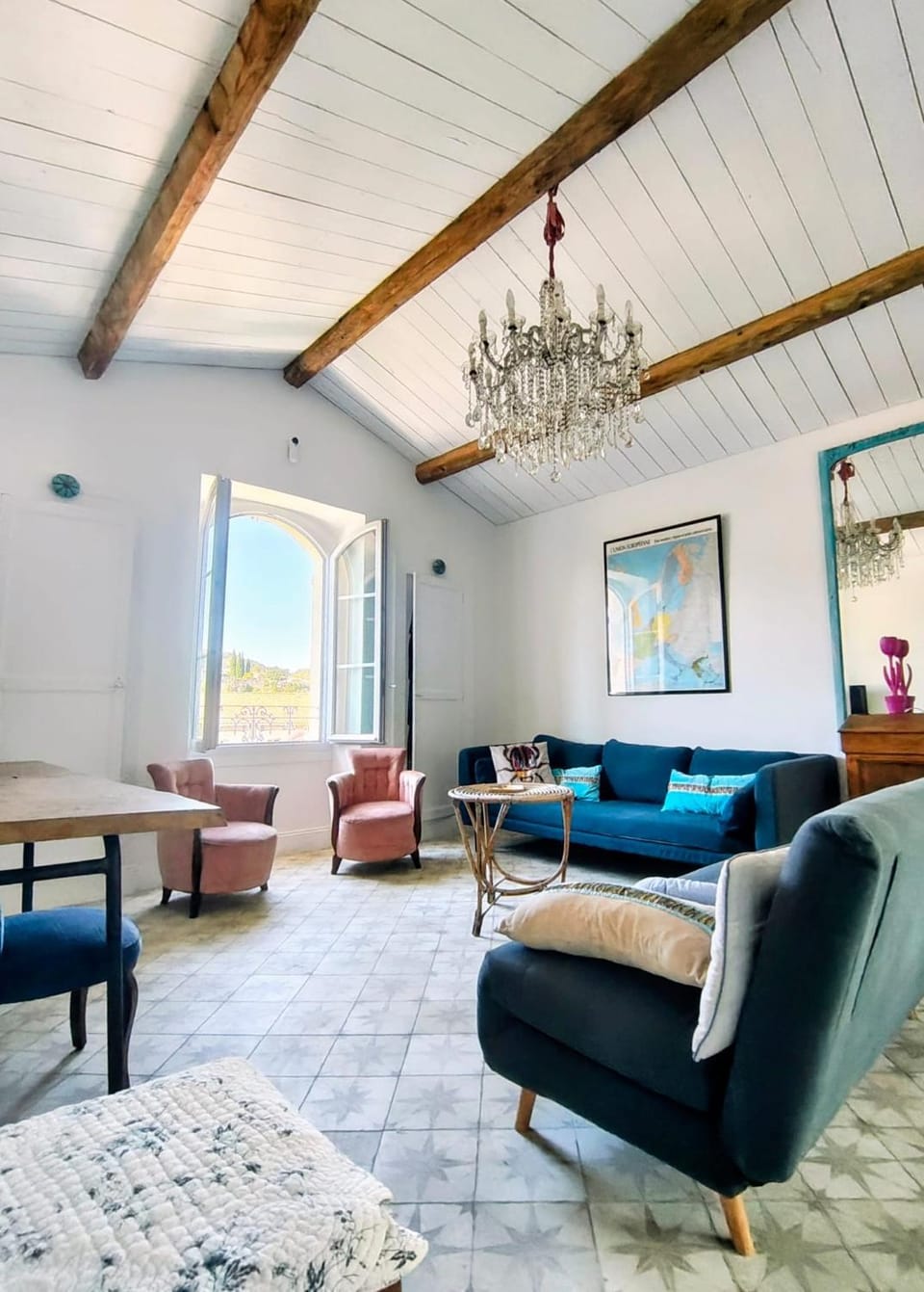 Casa Boutique Provence Appartement climatisé avec terrasse dans Maison de maître au cœur de Vaison-la-Romaine Apartment in Provence-Alpes-Côte d'Azur