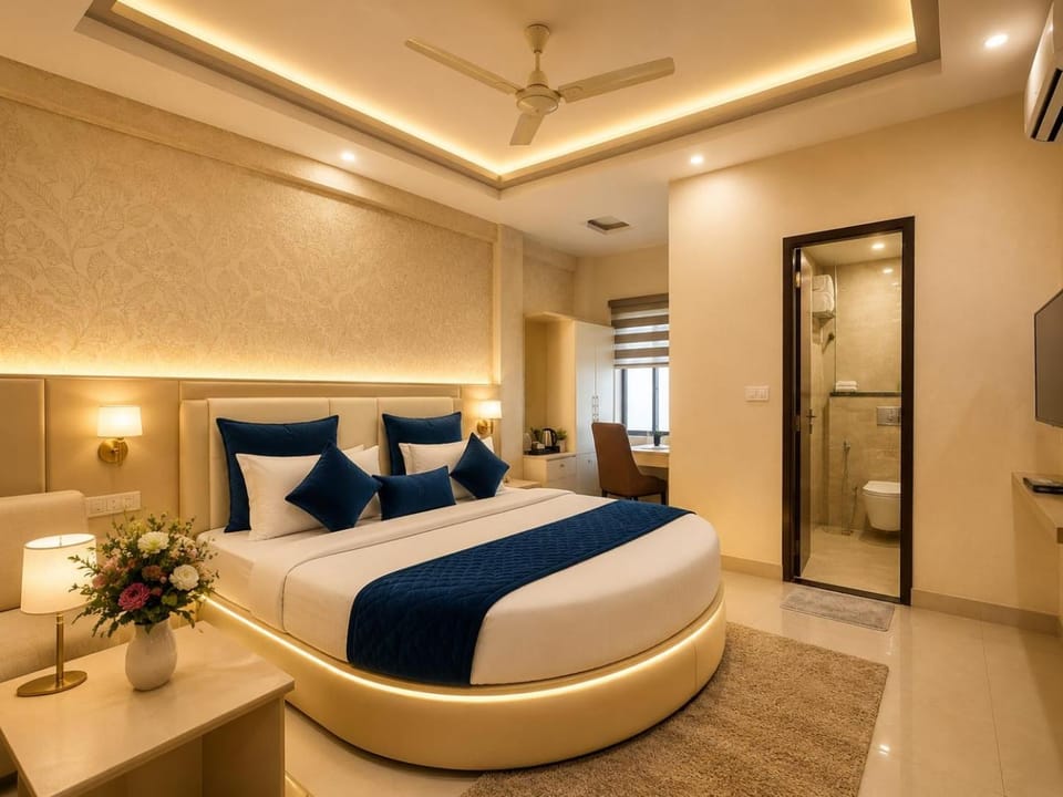 Bed, TV and multimedia, Photo of the whole room, Bedroom, fireplace, wardrobe