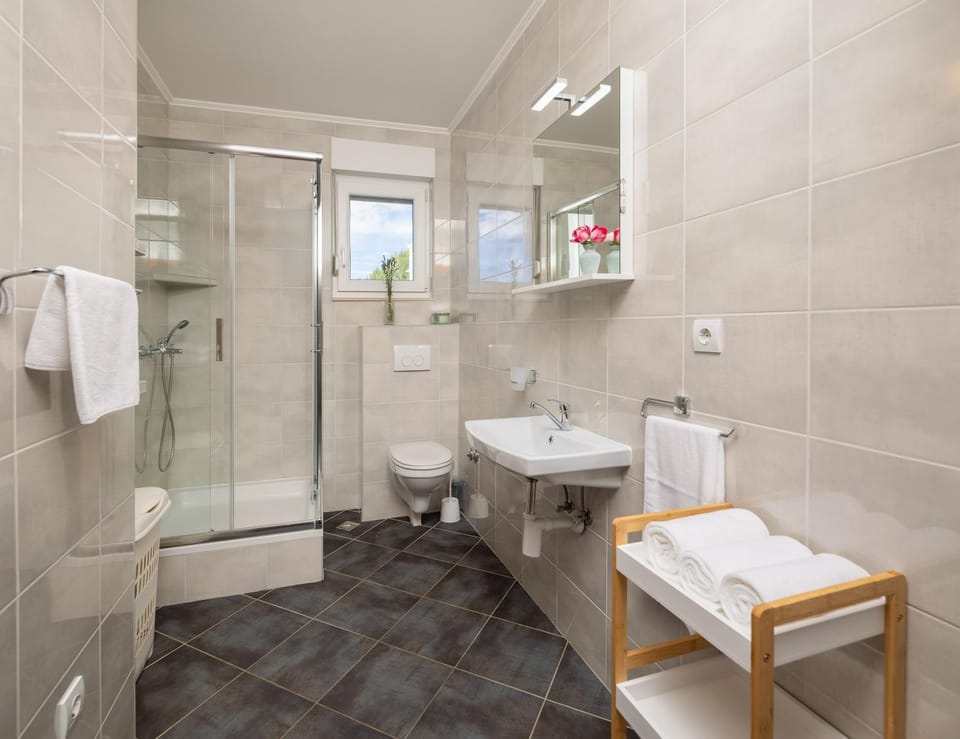 Shower, Toilet, Bathroom