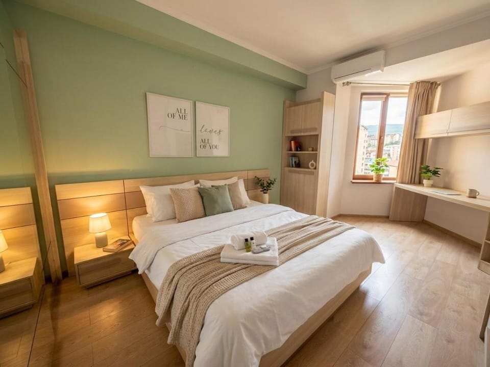 Aram Street! 2 Bedroom Large apt With Balcony Apartment in Yerevan