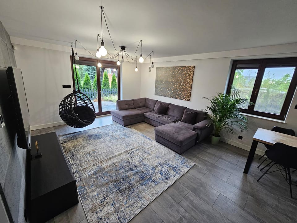 Krakow Groups 3 bedrooms 2 bathrooms Garden&Grill Apartment in Krakow