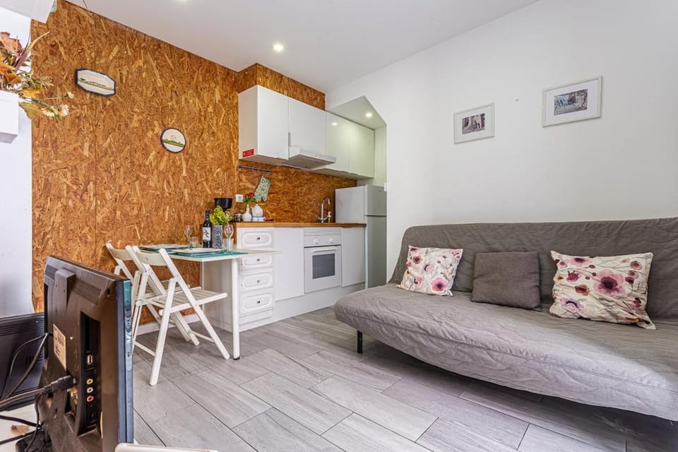 Living room, kitchen