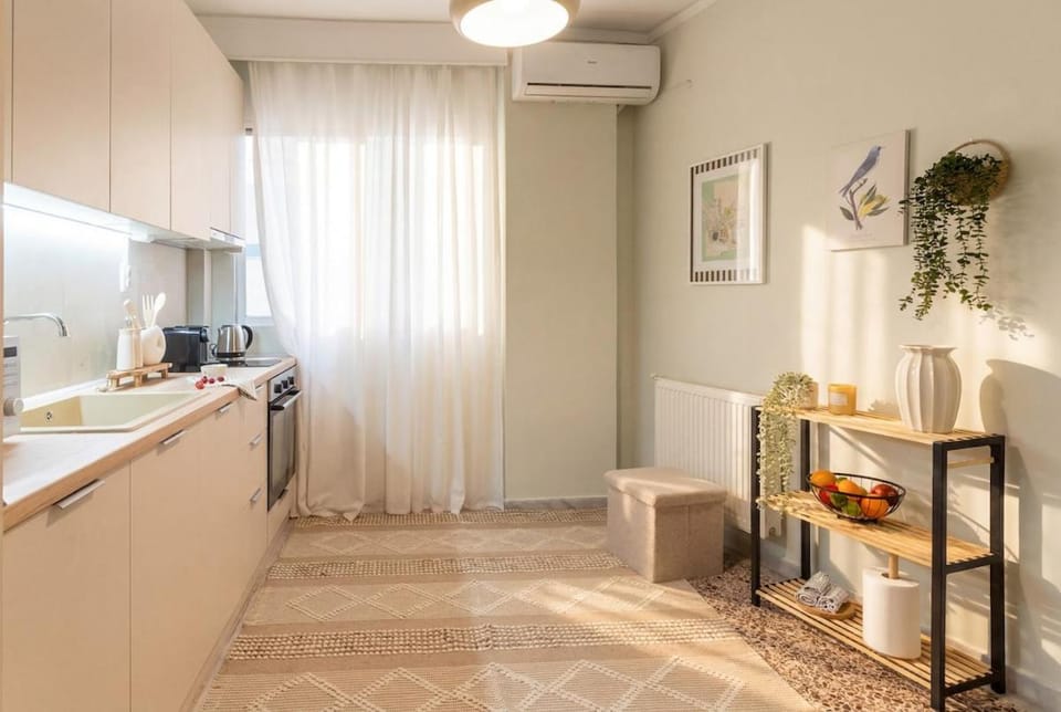 Urban Harmony Elegant 2BR Living Apartment in Thessaloniki