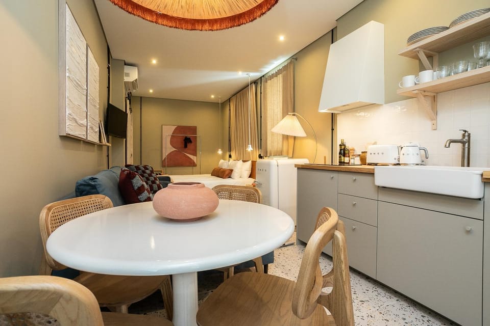 Kitchen or kitchenette, Living room