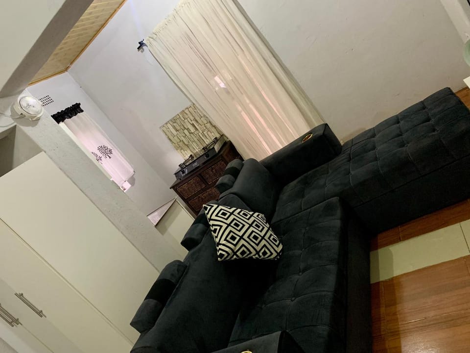 Cash connect Bed and Breakfast in Harare