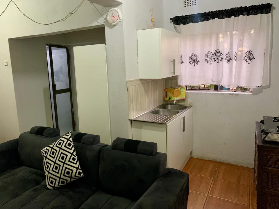 Cash connect Bed and Breakfast in Harare