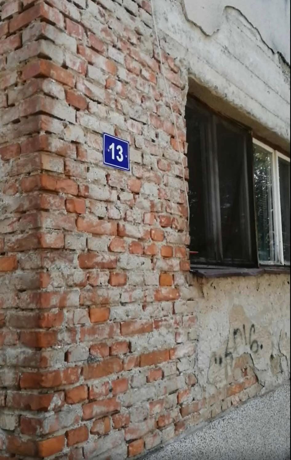 Property building, Day, Street view