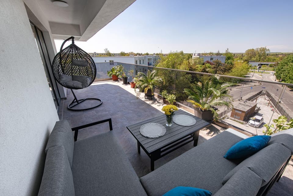 Balcony/Terrace, Balcony/Terrace