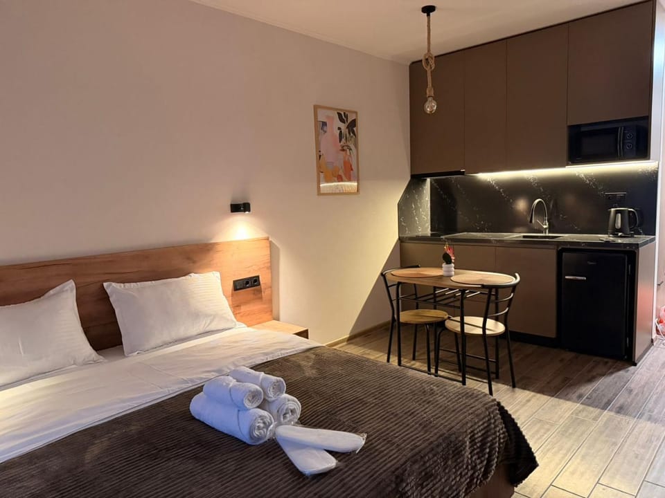 Bed, Kitchen or kitchenette