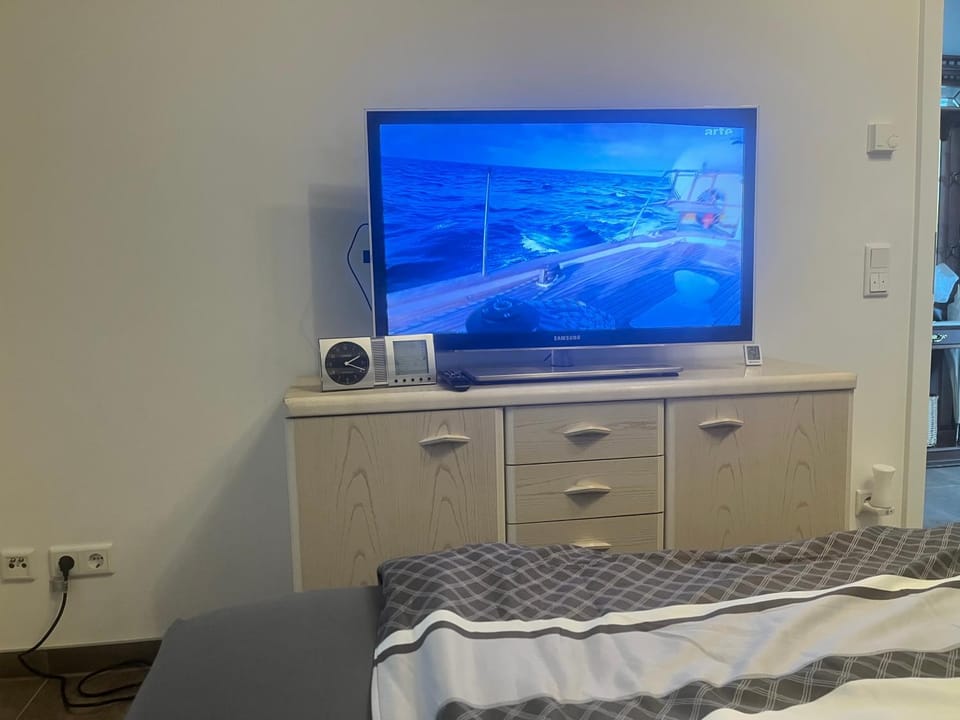 TV and multimedia, Bedroom
