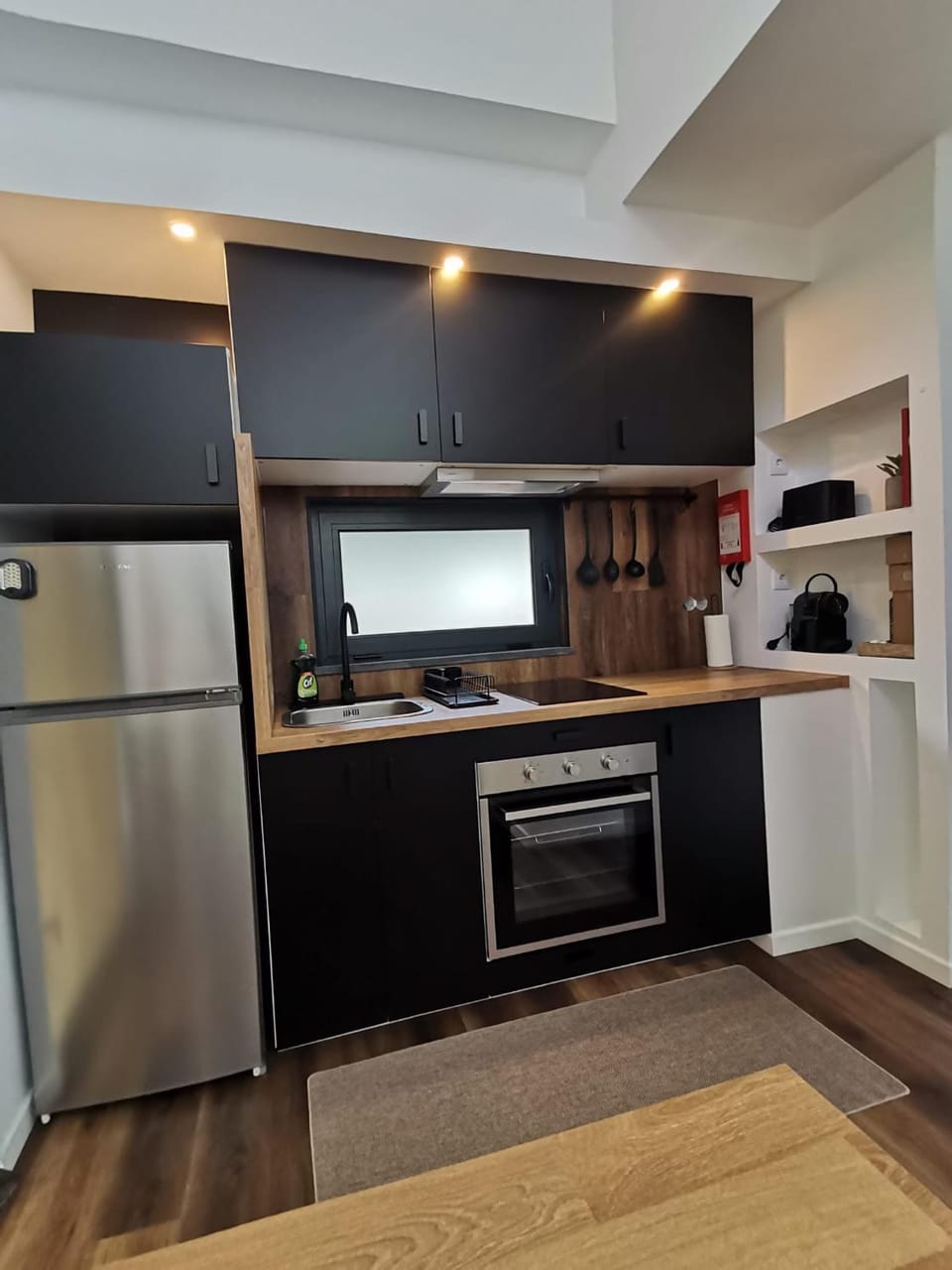 Kitchen or kitchenette, oven