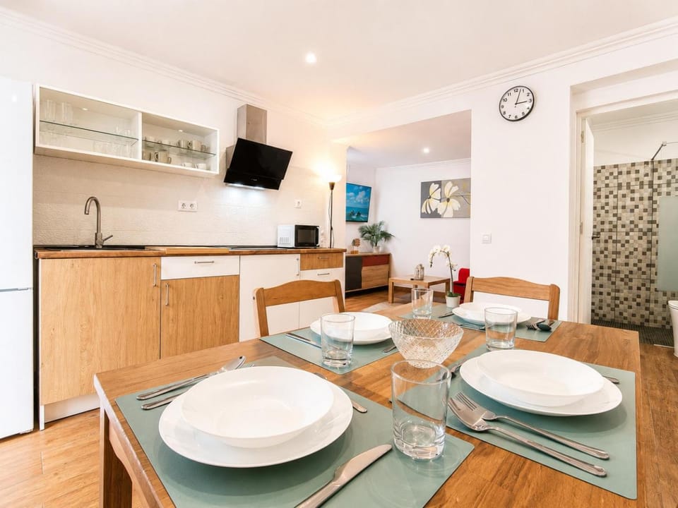TV and multimedia, Kitchen or kitchenette, Dining area