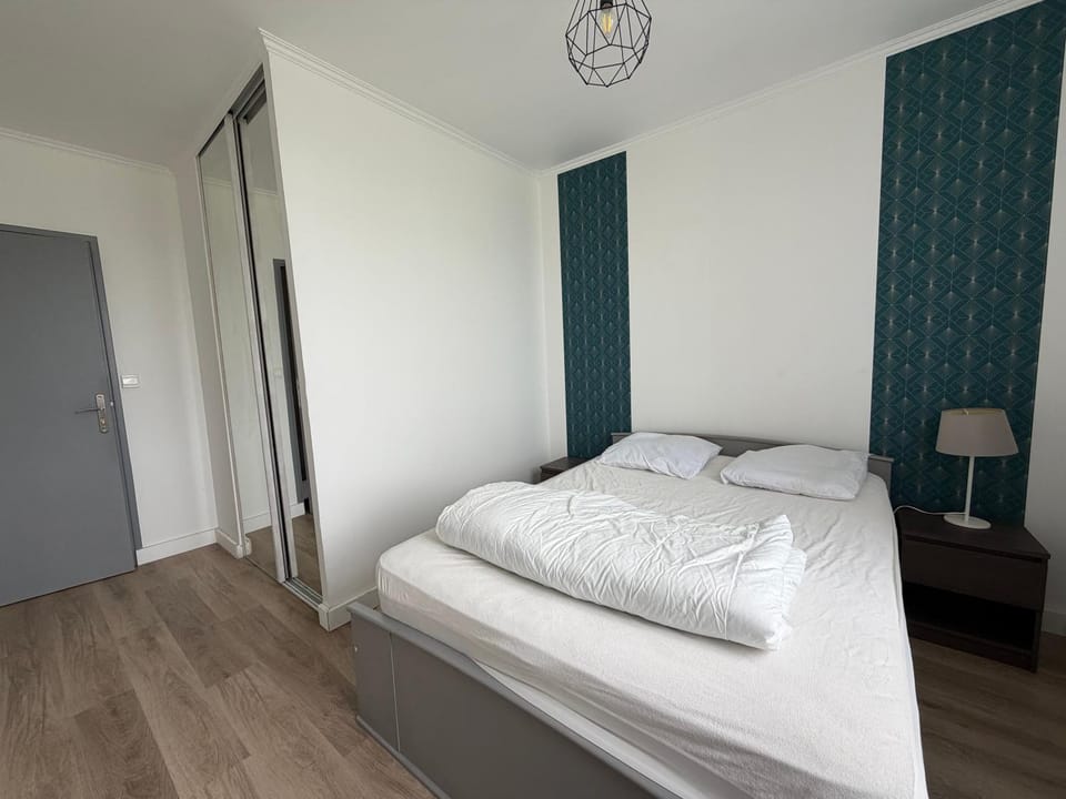Bed, wardrobe