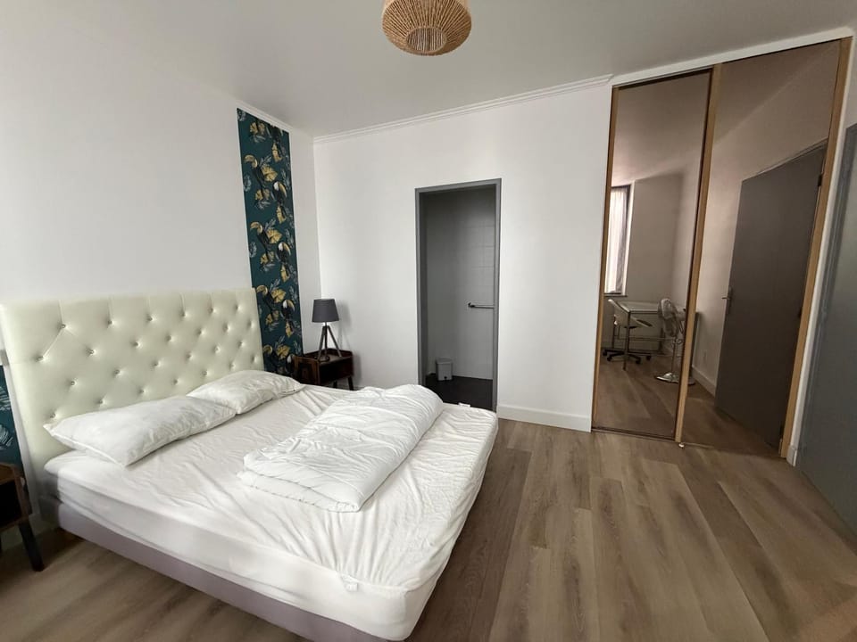Bed, wardrobe