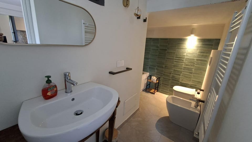 Villa Wigs View Green Apartment in Piedmont