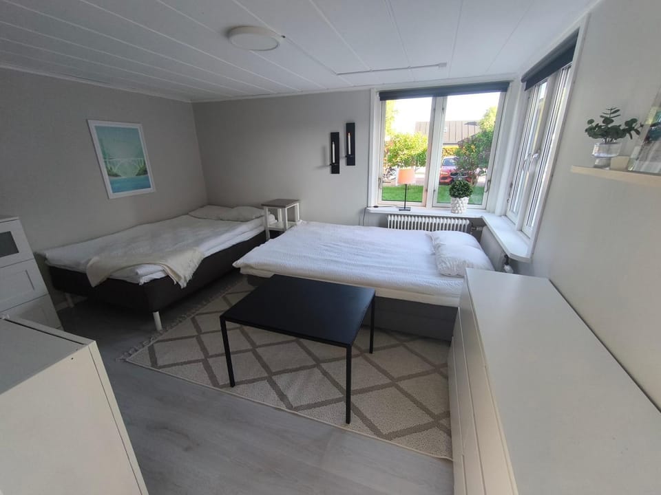 Bed, Living room