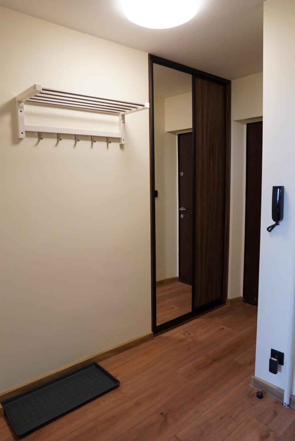 Facade/entrance, wardrobe
