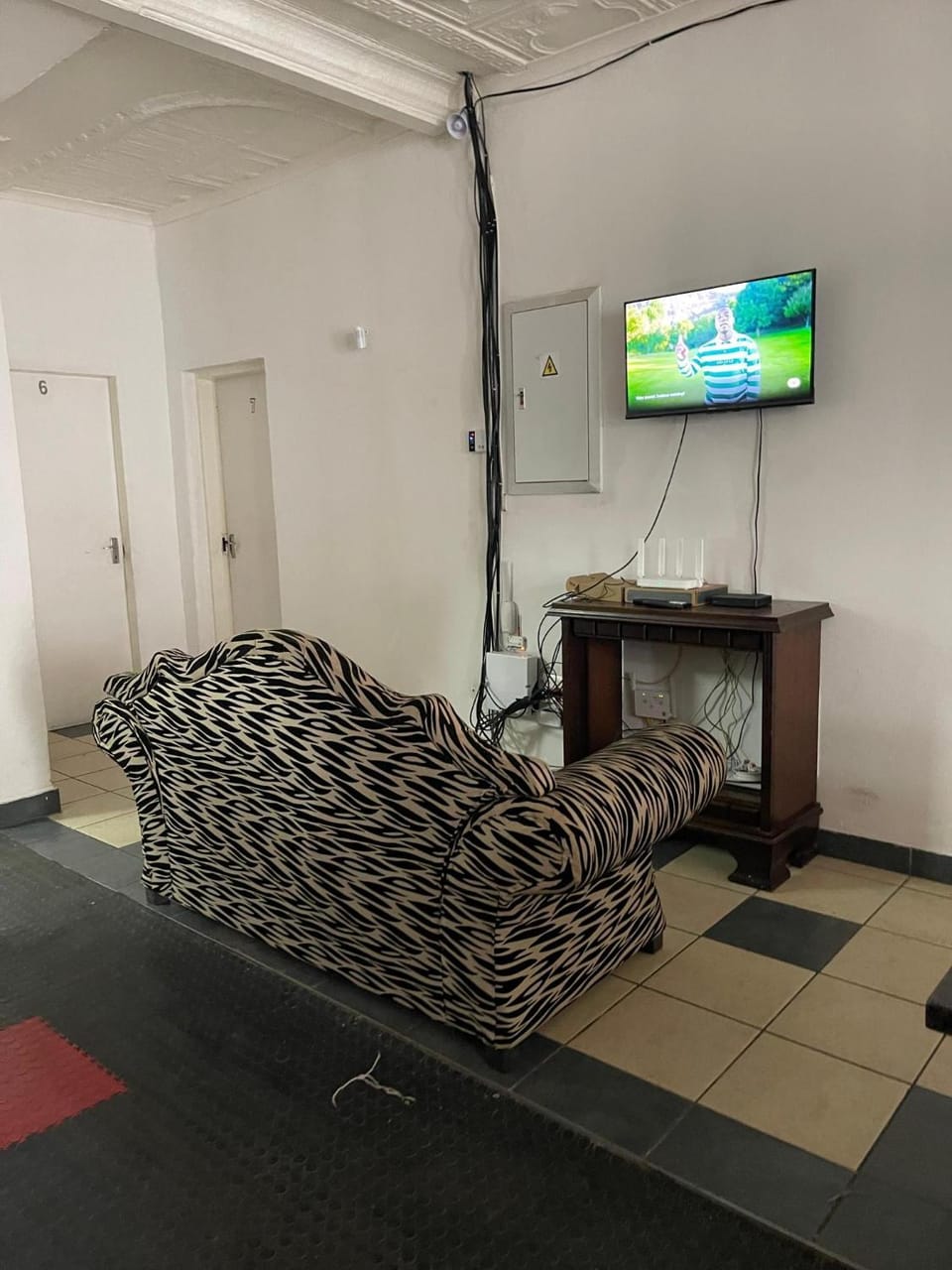 Communal lounge/ TV room