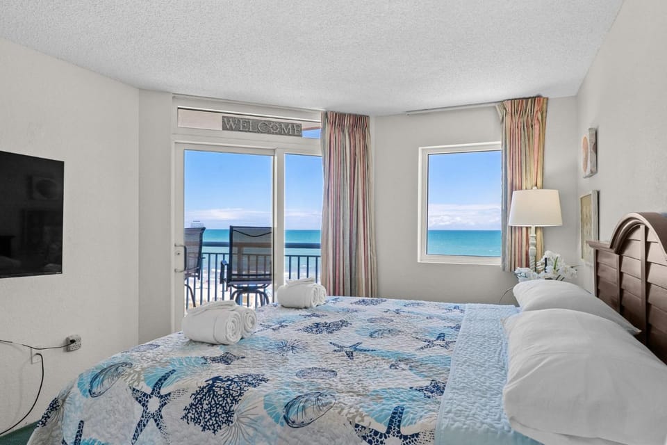 Oceanfront 2BR 2BA Pools Hot Tub Epic Views House in Myrtle Beach