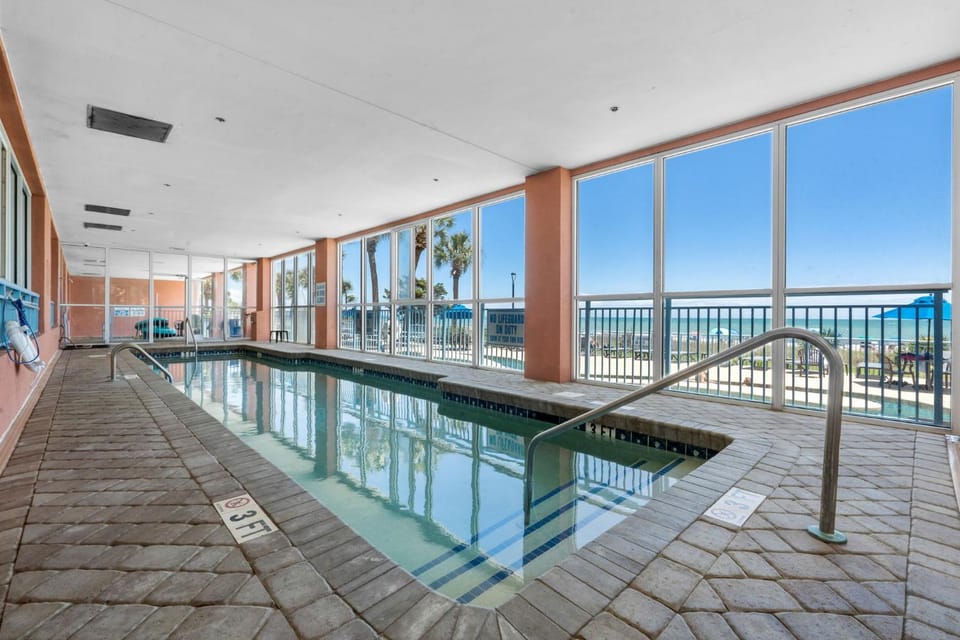 Oceanfront 2BR 2BA Pools Hot Tub Epic Views House in Myrtle Beach