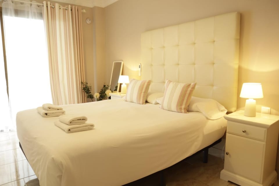 Marbella Center Seafront 3 BR by Houselogy Apartment in Marbella