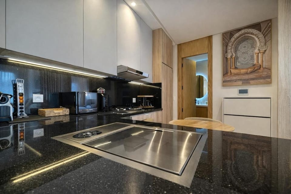 Luxury Studio Oasis with Rooftop Apartment in Casablanca