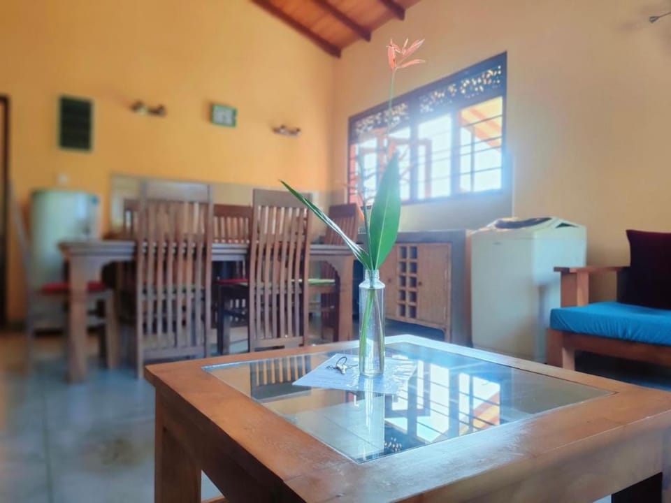 Chirping Birds Villa Apartment in Hikkaduwa