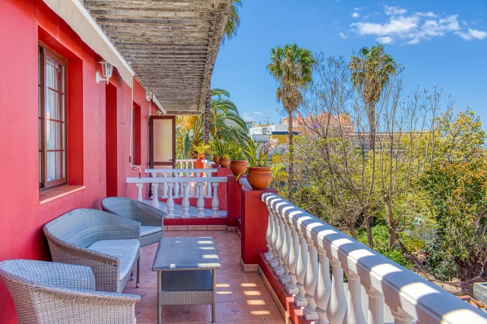 Day, View (from property/room), Balcony/Terrace, Seating area, Dining area