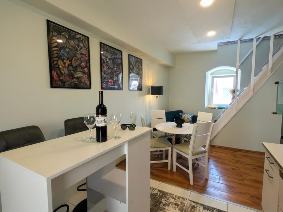 Kaštela Tree House Apartment in Split-Dalmatia County