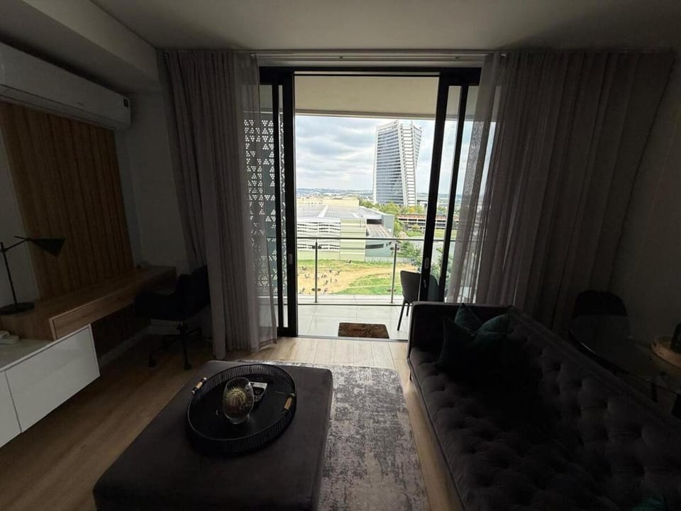 8th Floor Executive Apartment at The Ellipse Apartment in Sandton