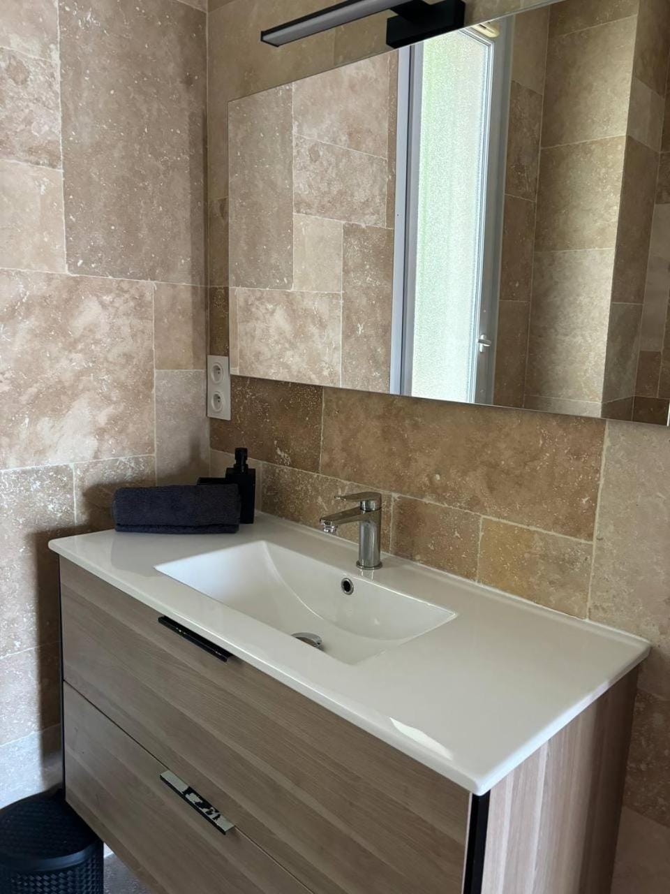 Appartement relax et moderne climatisé Apartment in Villeneuve-lès-Avignon