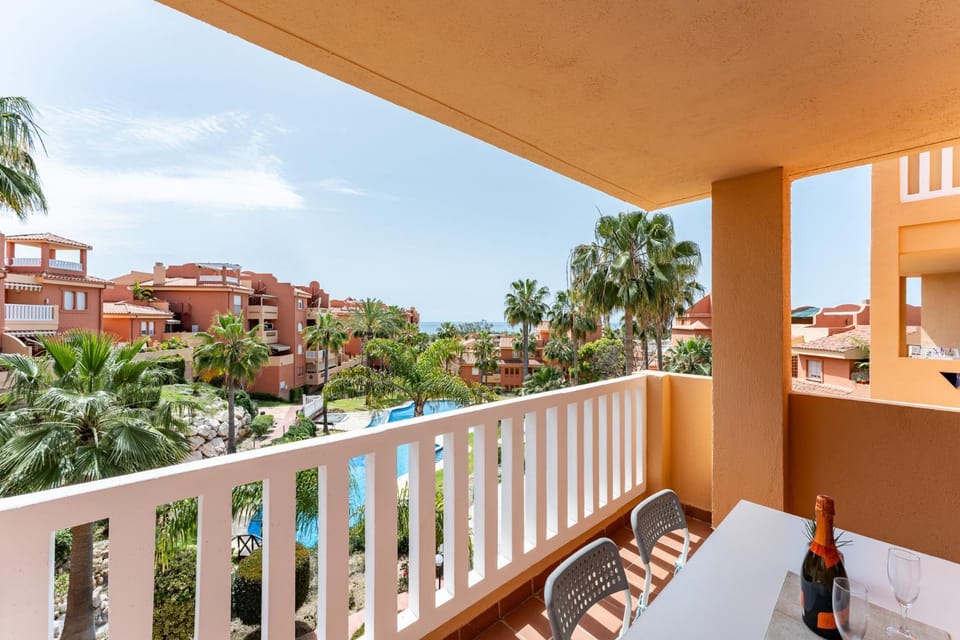 Property building, Day, Natural landscape, View (from property/room), Balcony/Terrace, Balcony/Terrace, Dining area, Sea view