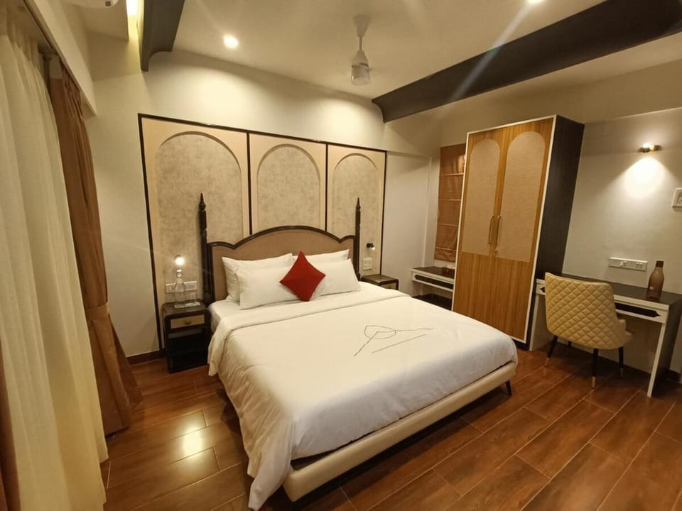 Luxe Pvt Villament-3BHK-2 min Balewdi High Street Apartment in Pune