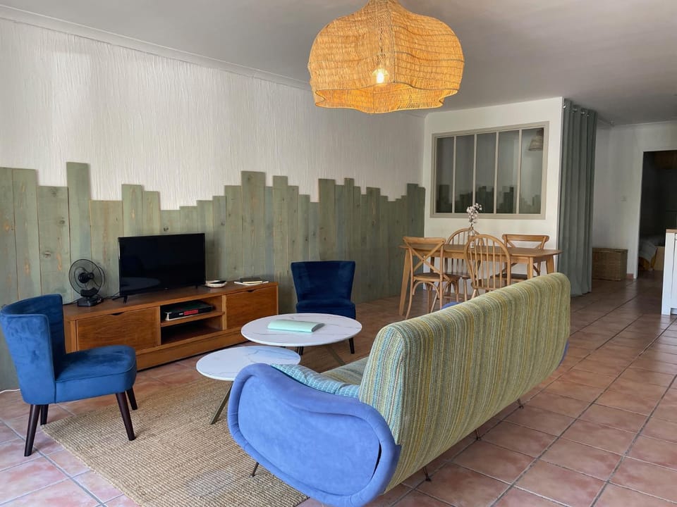 Jolie maison de ville, parking et jardin privés House in L'Isle-sur-la-Sorgue