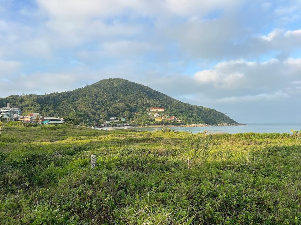 Sea view, Location