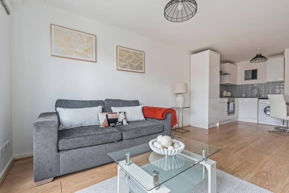 Snow Hill Stay - 2 BR - Free Parking - Sleeps 4 Apartment in Birmingham