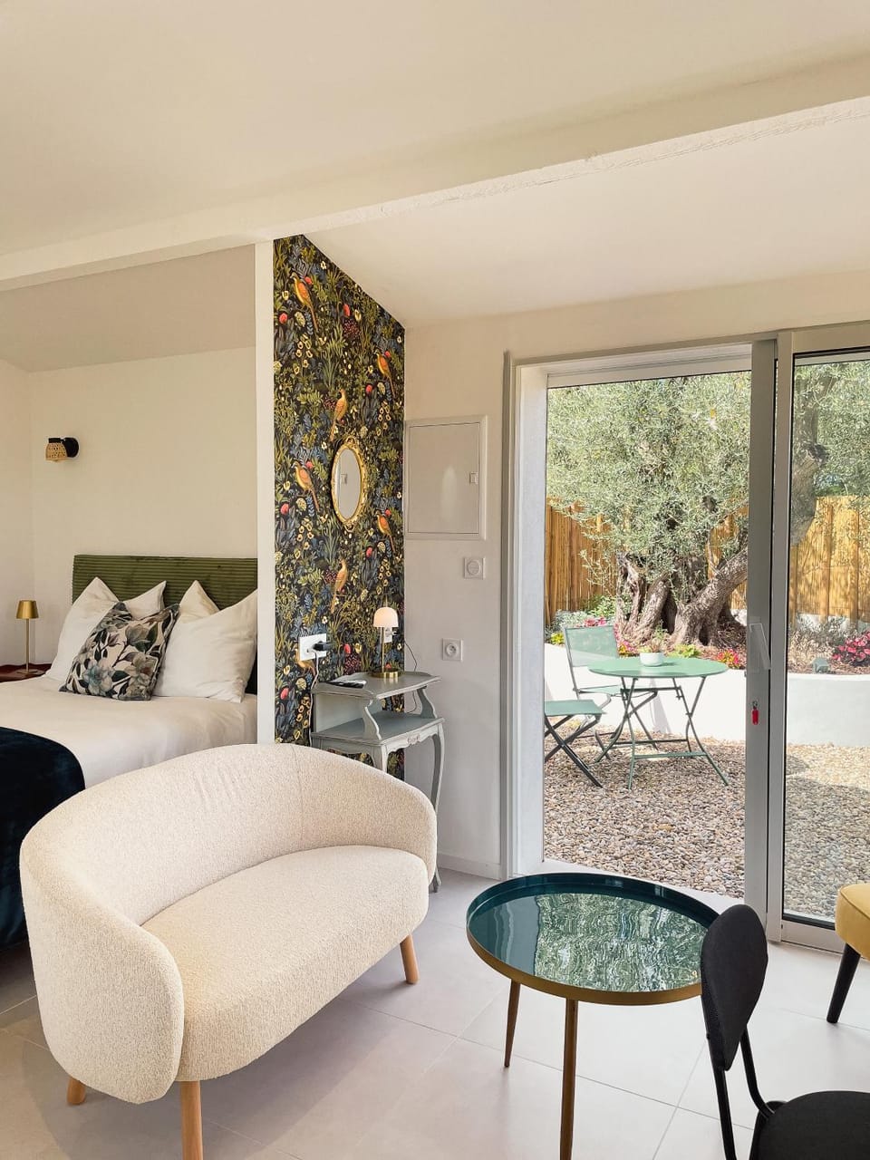 Studio Romantique Villa in Occitanie