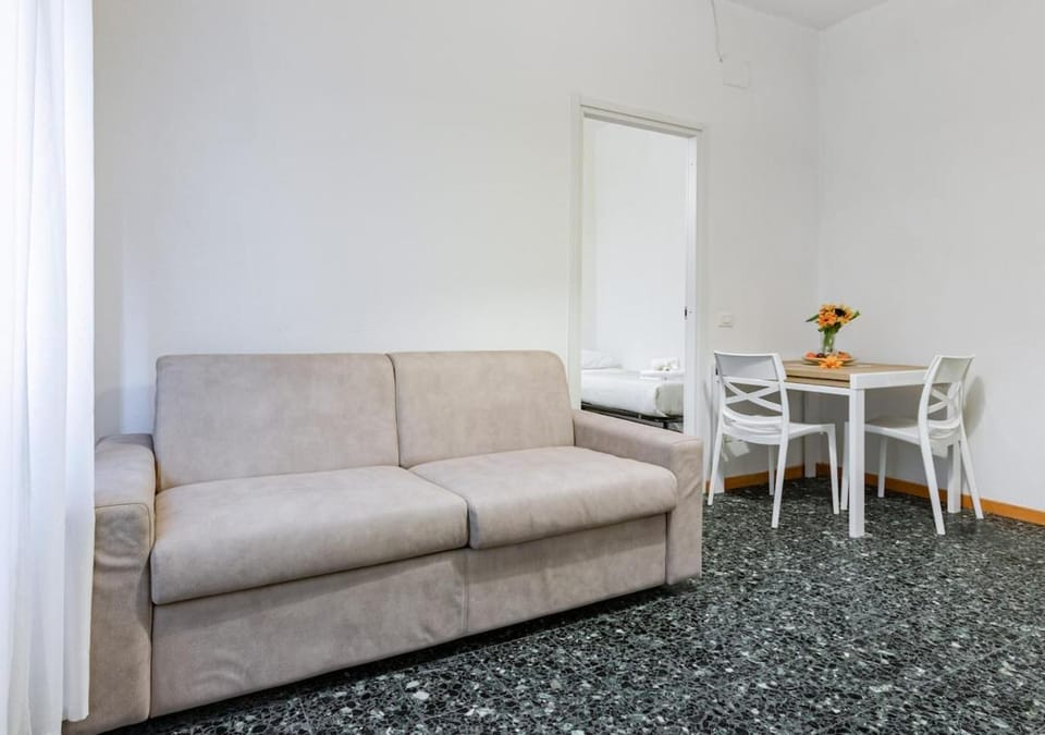 brd 41 5- Affordable 3-Room 2-Bathroom Lift Ponte Vecchio Apartment in Florence