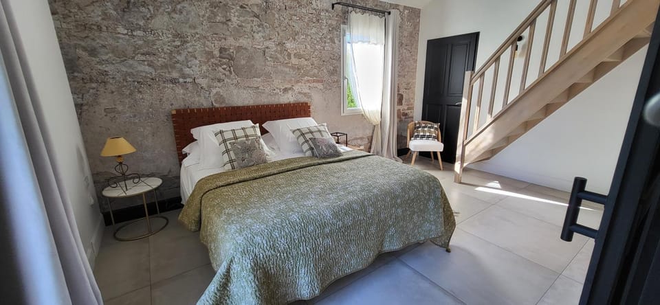 La Cigale dans l'Olivier Bed and Breakfast in Lambesc