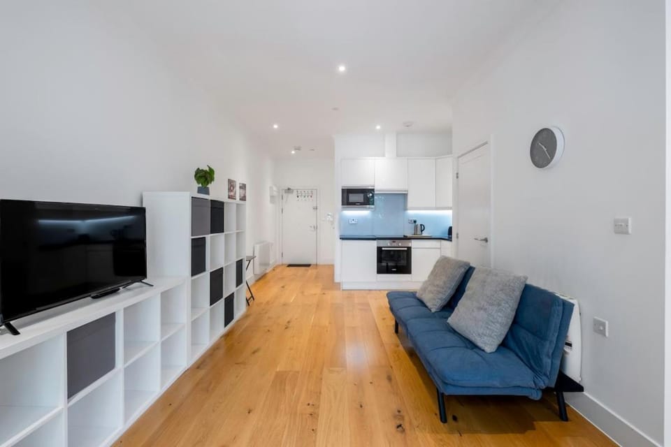 1 Bedroom Flat By Mills Stays Vacation Rental Croydon Fast WiFi & Excellent Transport Links Apartment in Croydon