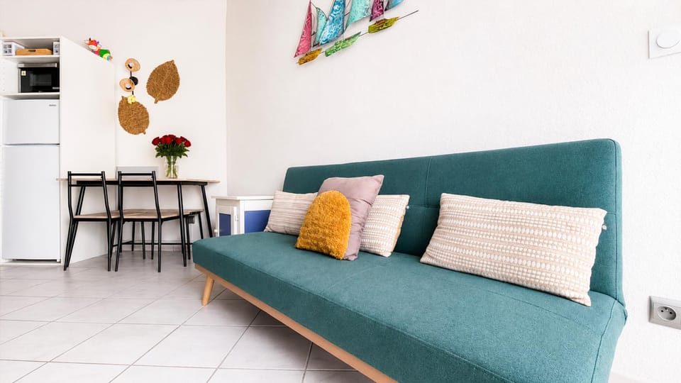 Maison avec terrasse, piscine partagée, 5 mn plage House in Saint-Cyprien