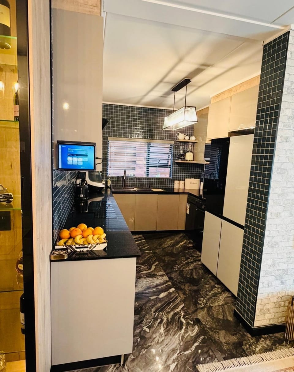 Lia Luxxe home Apartment in Sandton