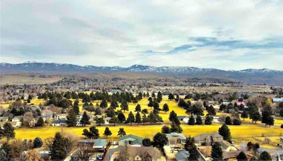 Quiet 3BR Home in Eagle - Work-Friendly & Peaceful House in Eagle