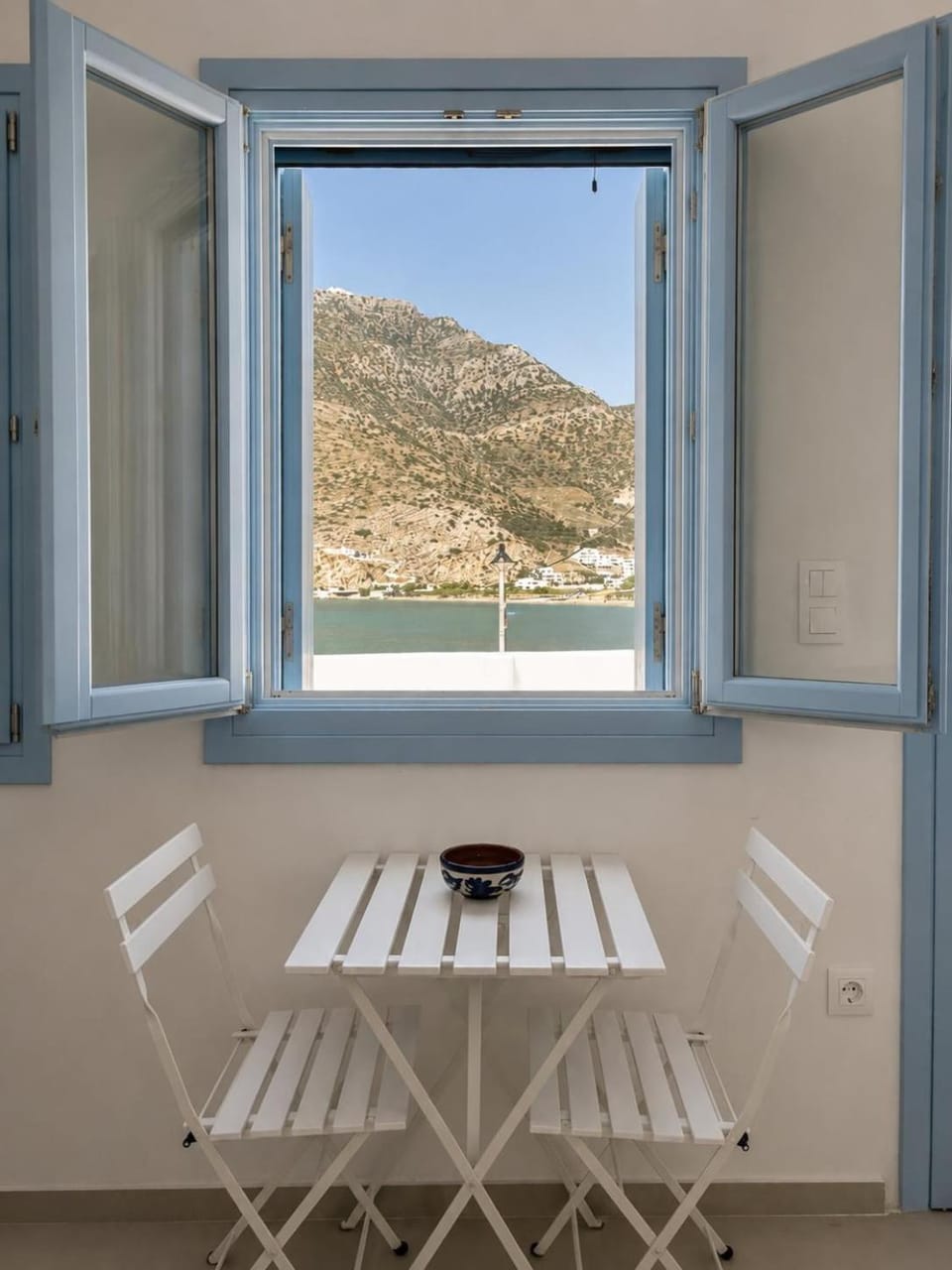 Little Beachfront Home in Kamares, Sifnos Apartment in Milos