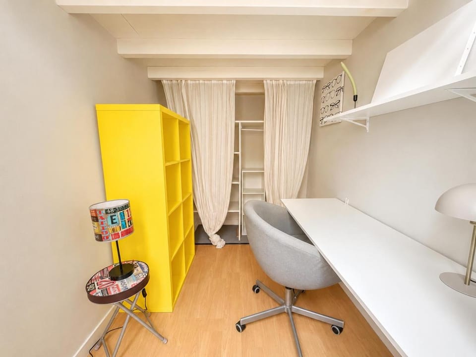 Business facilities, Seating area, storage