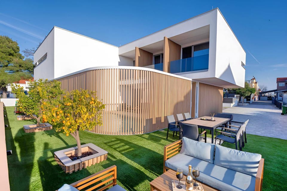 Property building, Garden