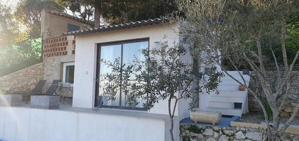 Property building, Balcony/Terrace